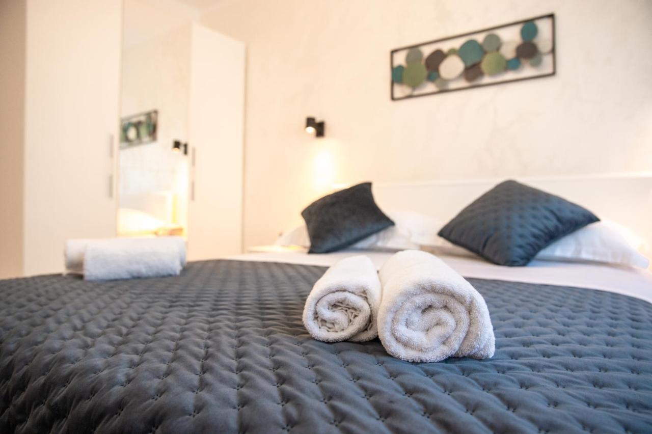 Luxury Maraschino Apartments Zara Esterno foto